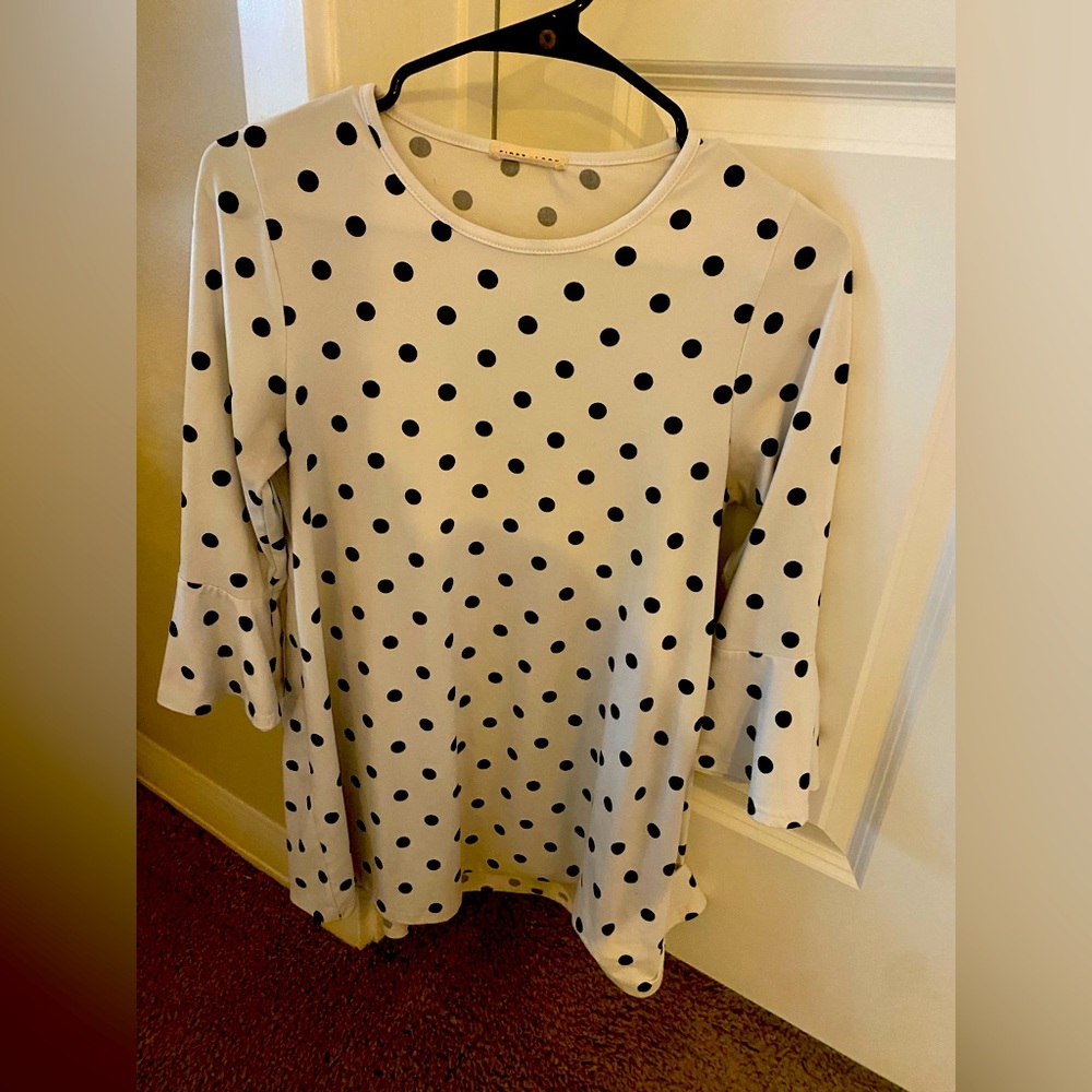 First look women’s long sleeve polka dot top size small